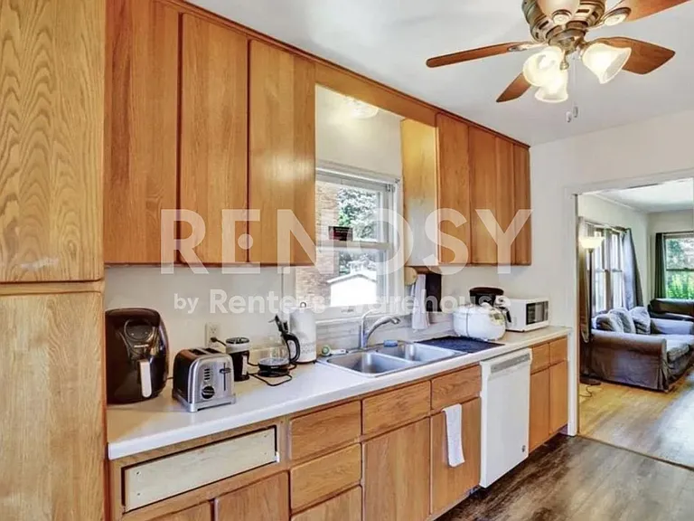 2036 Iglehart Ave — Photo 6