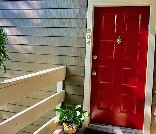 3rd image of 504 Riverview Dr SE