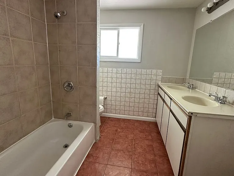 6820 Larsh Dr — Photo 5