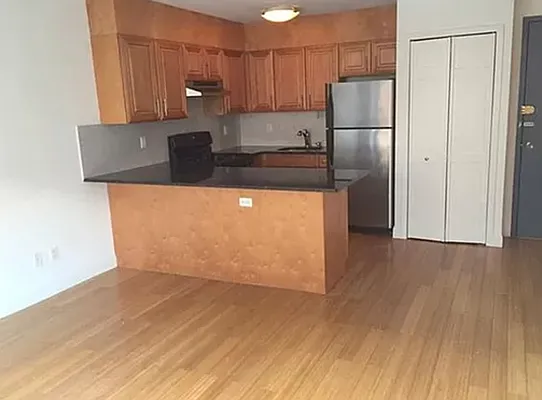 Rented by Paramount Realty Management | media 16