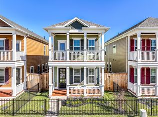 2521 S Houston Ave, Pearland, TX 77581