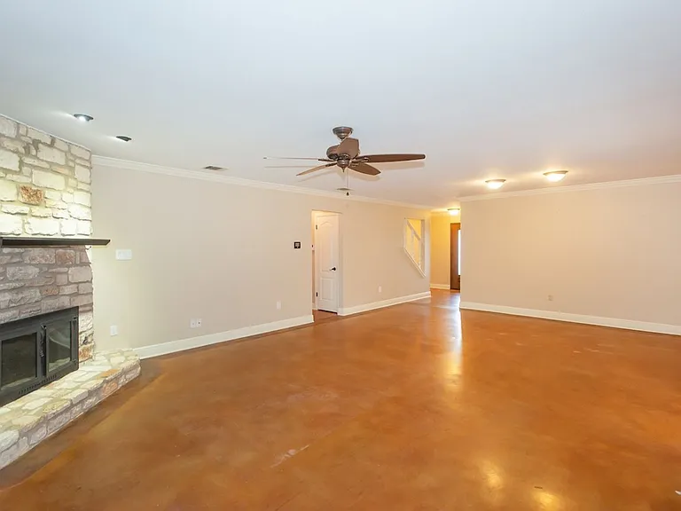 4607 Bridlewood Dr — Photo 6