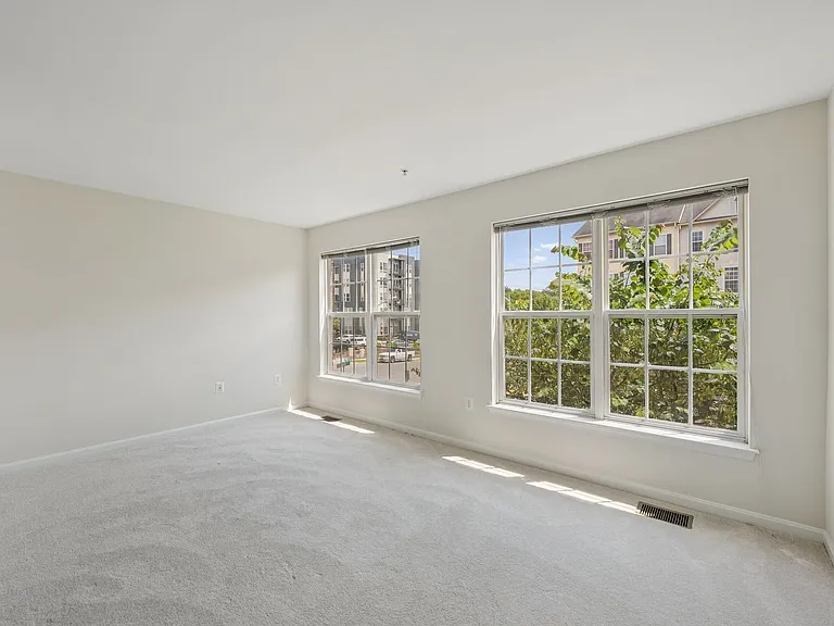 15503 John Diskin Cir #32 — Photo 21