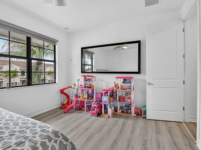 10106 Akenside Dr — Photo 25