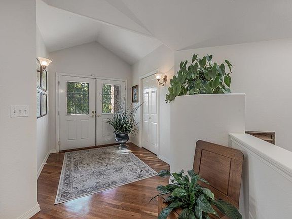5th image of 506 N Dunbarton Oaks Ln