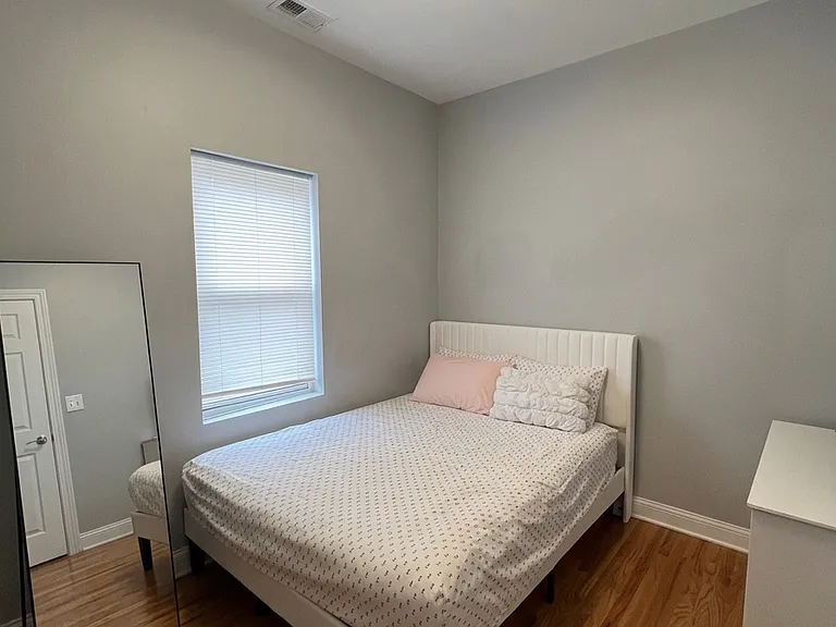 1920 S Sangamon St #1 — Photo 7