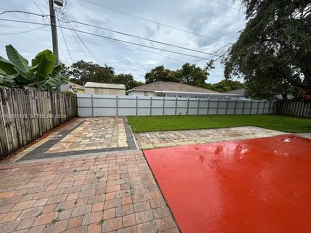 21733 Ingraham Ave — Photo 22