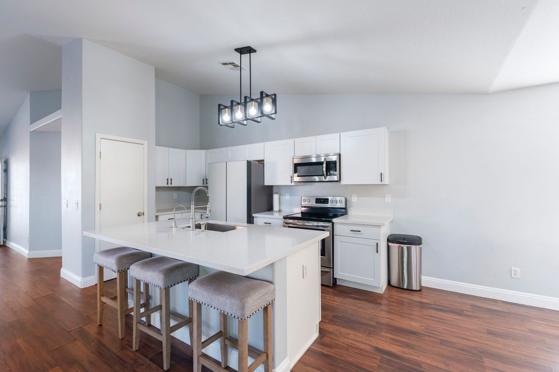 next background image