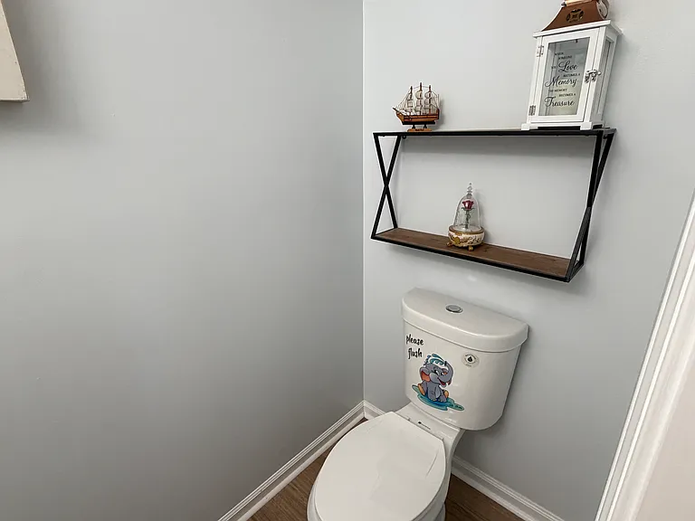 1402 Orange Ct — Photo 10