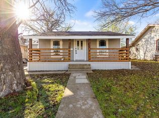 1441 W Beddell St, Fort Worth, TX 76115