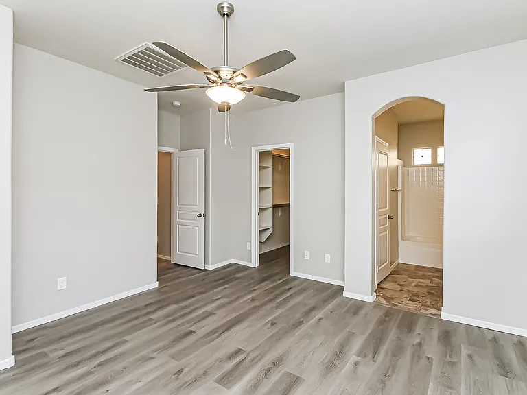 22425 S 214th St — Photo 3