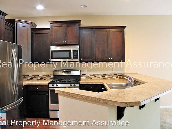 3rd image of 4060 SE Discovery St