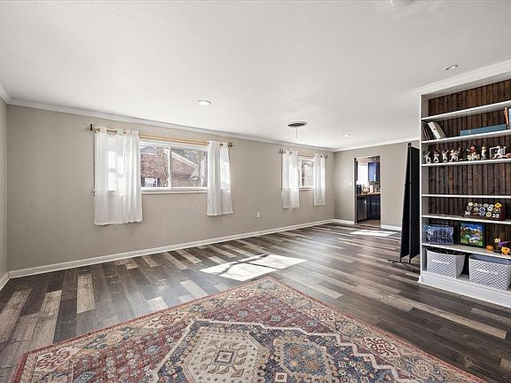 3rd image of 1005 Logansport St