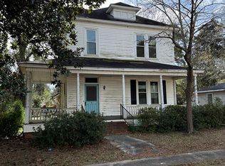 104 Memorial St, Manning, SC 29102