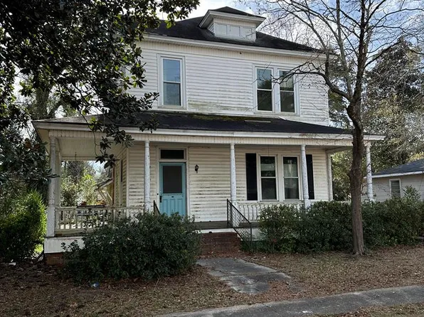 104 Memorial St, Manning, SC 29102