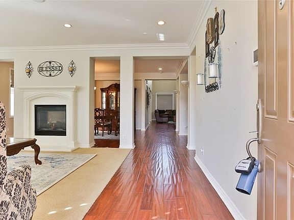 3rd image of 15930 Huntington Garden Ave