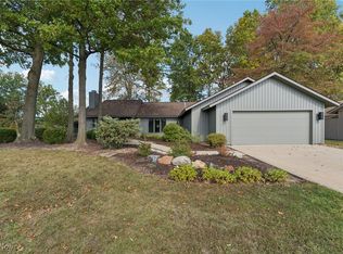 8863 Riverwood Dr, North Ridgeville, OH 44039