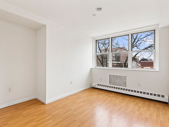 2nd image of 2737 27th St APT 2G