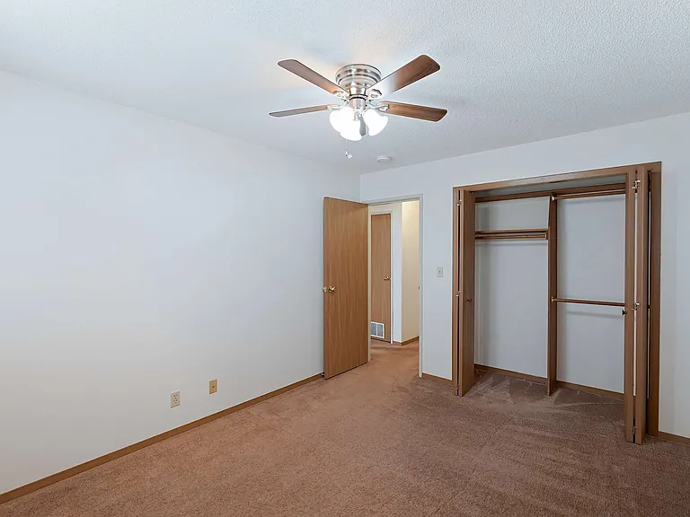 Cambridge Apartments — Photo 64