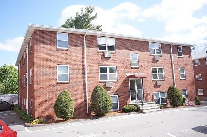 2nd image of 35 Montvale Ave APT 6