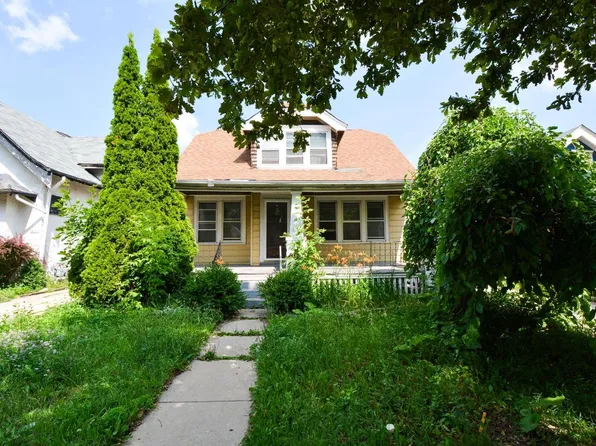 3830 North 18th STREET, Milwaukee, WI 53206