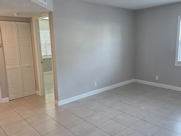 1524 SE Royal Green Cir #Q102 — Photo 6