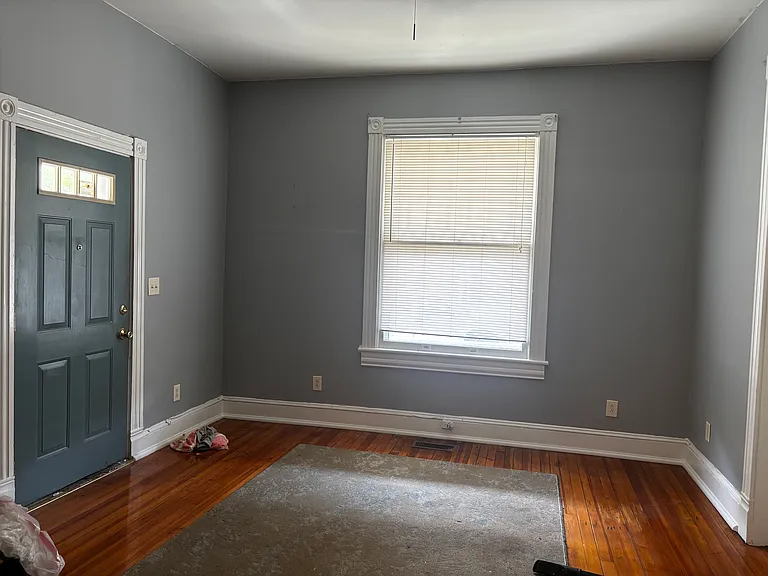275 Webster Ave — Photo 7