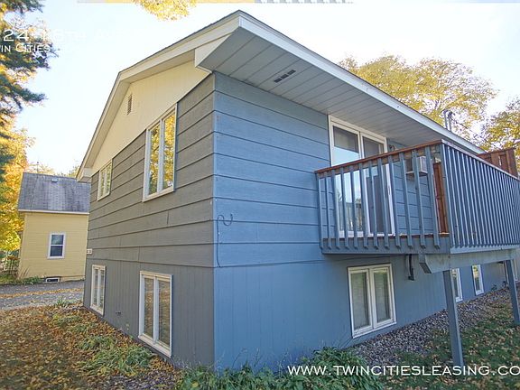 3rd image of 324 18th Ave N