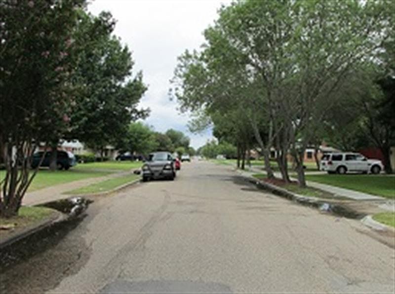 1st image of 3220 Edgebrook Dr