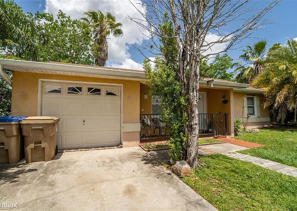 1st image of 809 Balsamwood Ln