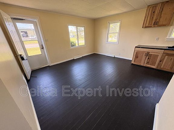 2nd image of 6418 Huguenard Rd