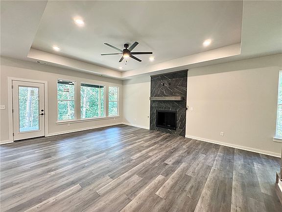 3rd image of 24 Ingleborough Dr