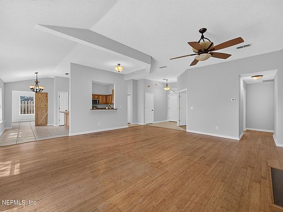 4th image of 456 BAY POINT Way N