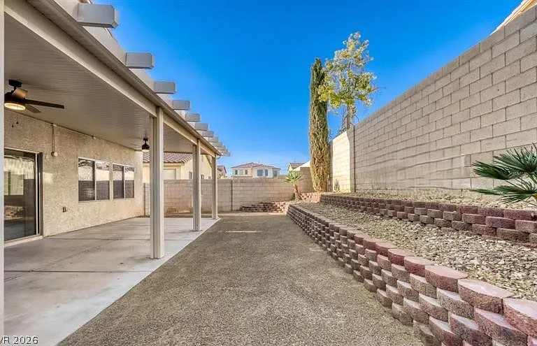 5565 Golden Palms Ct — Photo 25