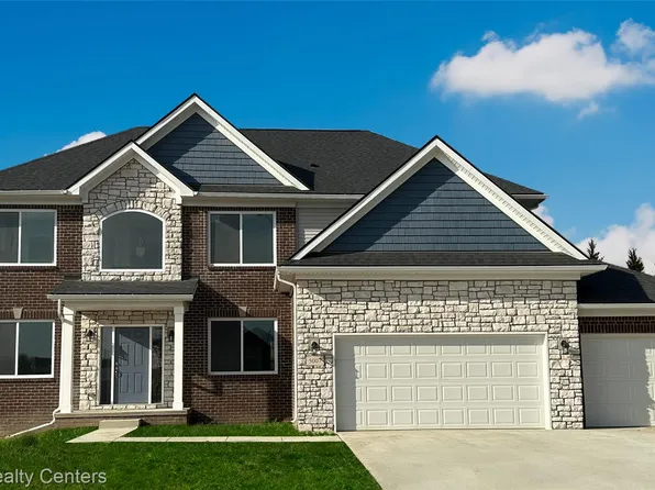 53234 Woodland Mdws, Chesterfield, MI 48047