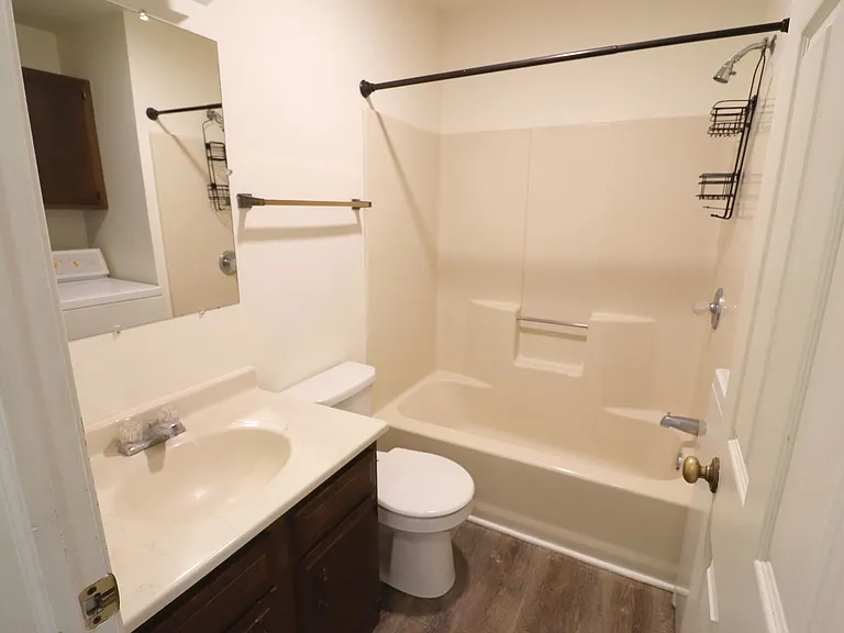 1530 W Main St #I — Photo 15
