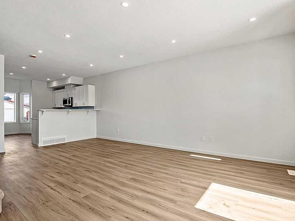 2nd image of 409 S Strathcona Cir