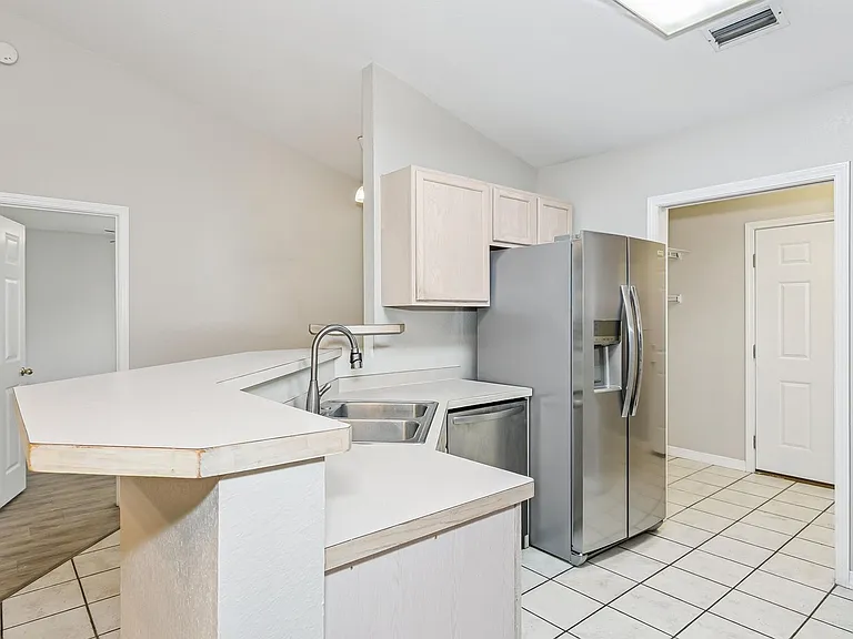 3780 Nobles St — Photo 3