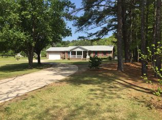 2613 Beard Rd, Eastover, NC 28312