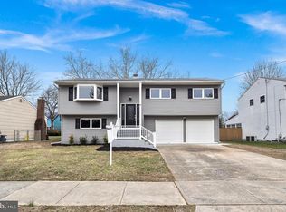 62 Limewood Dr, Hamilton, NJ 08690