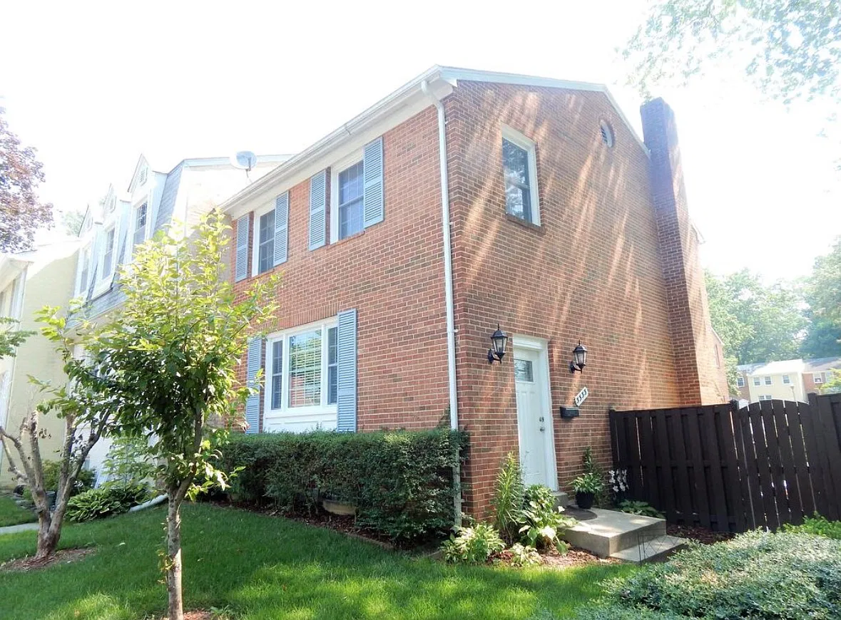 4 bed, 1302 sqft, $3,500 — Photo 1