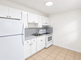 Danielle Apartments, 2 beds  1.0 baths (700 sqft)