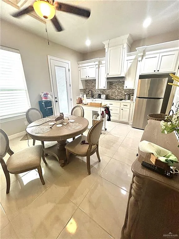 1 bed, 1.0 bath, 2568 sqft, $1,350 — Photo 4