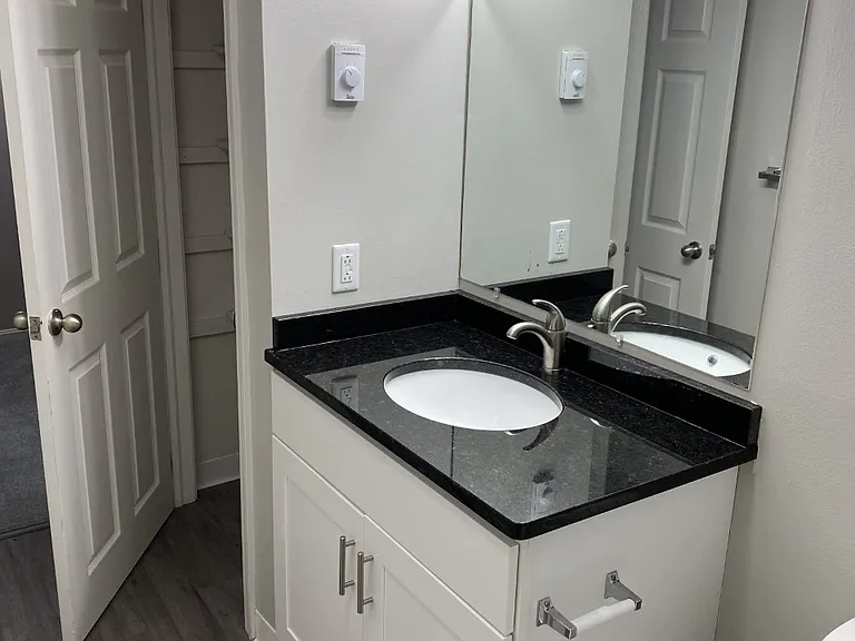 Yarmouth Pointe Apartment Homes — Photo 87