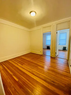 Rented by Zikos Realty Services | media 24