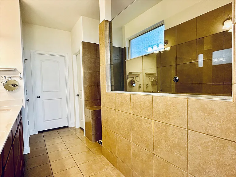 3308 De Torres Cir — Photo 11