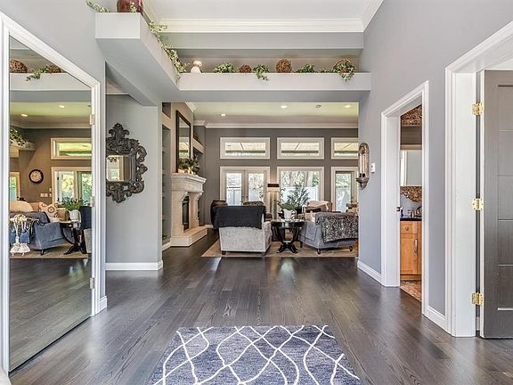 4th image of 1479 Grove Pl