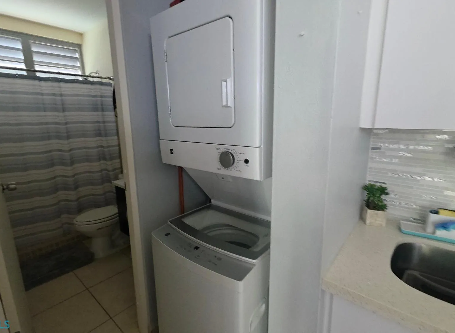 2 bed, 1.0 bath, 400 sqft, $1,400 — Photo 4