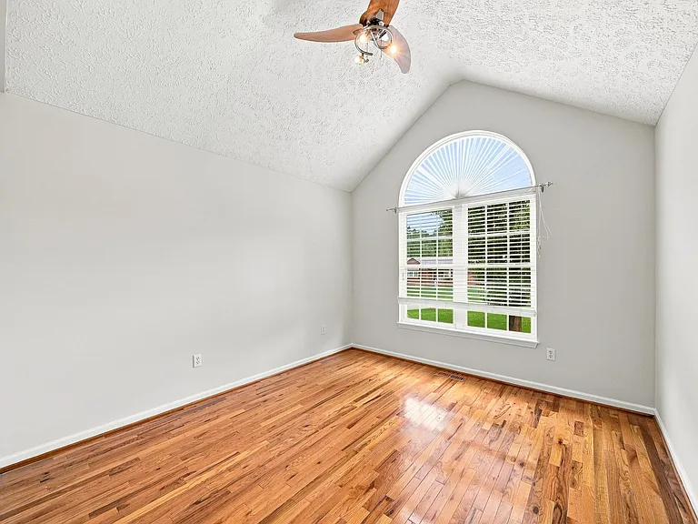 2441 Longford Dr — Photo 5