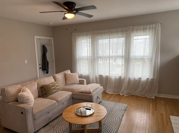 1618 Parkwood Rd Unit 2, Lakewood, OH 44107